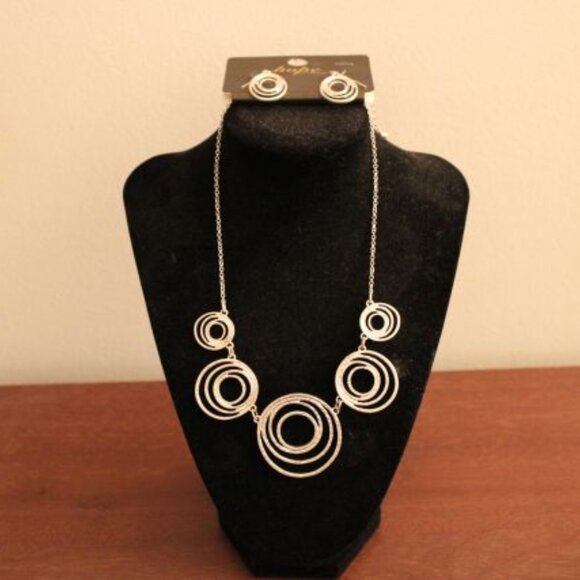 Women's Hope Collection Necklace & Earring Set - New - Picture 4 of 4